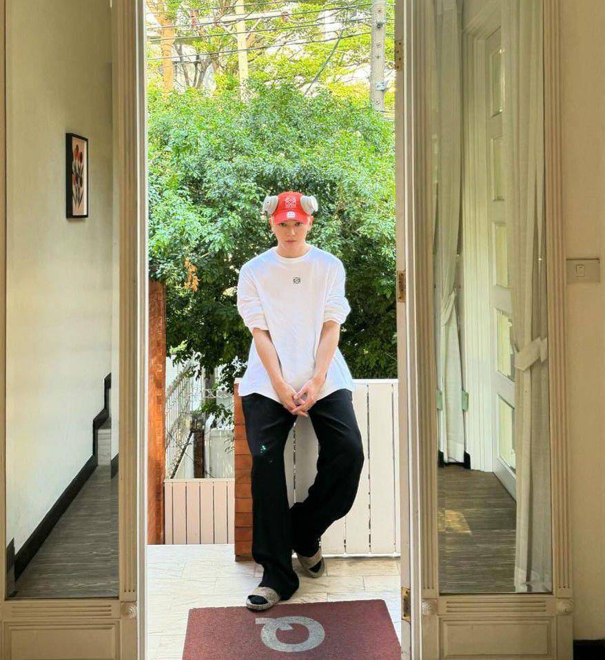 OOTD pakai baseball cap ala Taeyong NCT (instagram.com/taeoxo_nct)