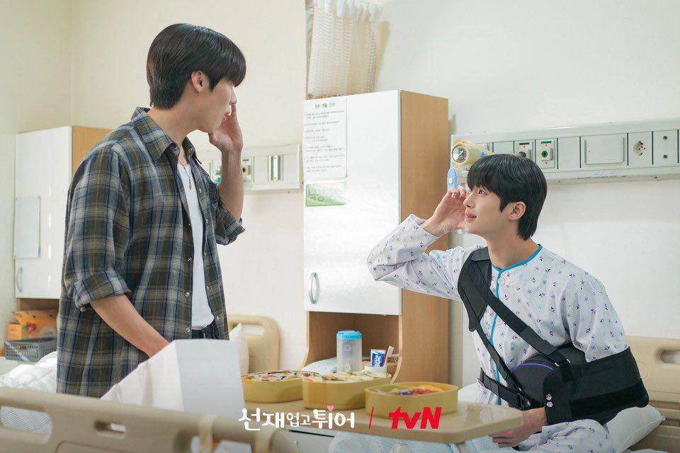Lee Seung Hyub dan Byeon Woo Seok di Lovely Runner (dok. tvN/Lovely Runner)