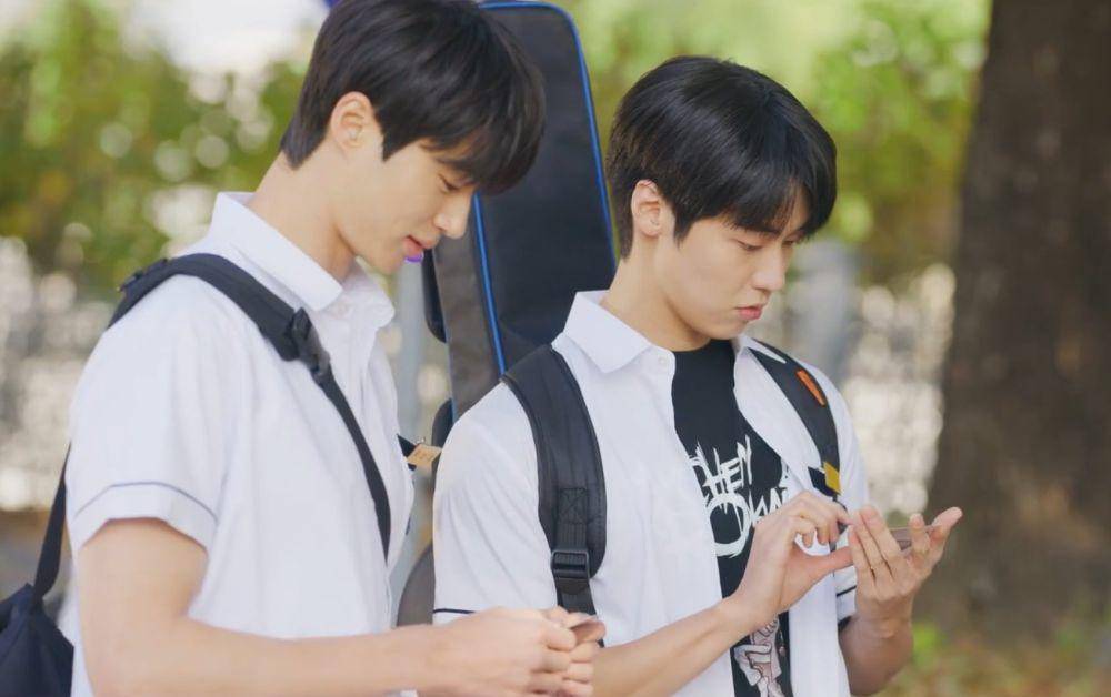 Byeon Woo Seok dan Lee Seung Hyub di Lovely Runner (dok. tvN/Lovely Runner)