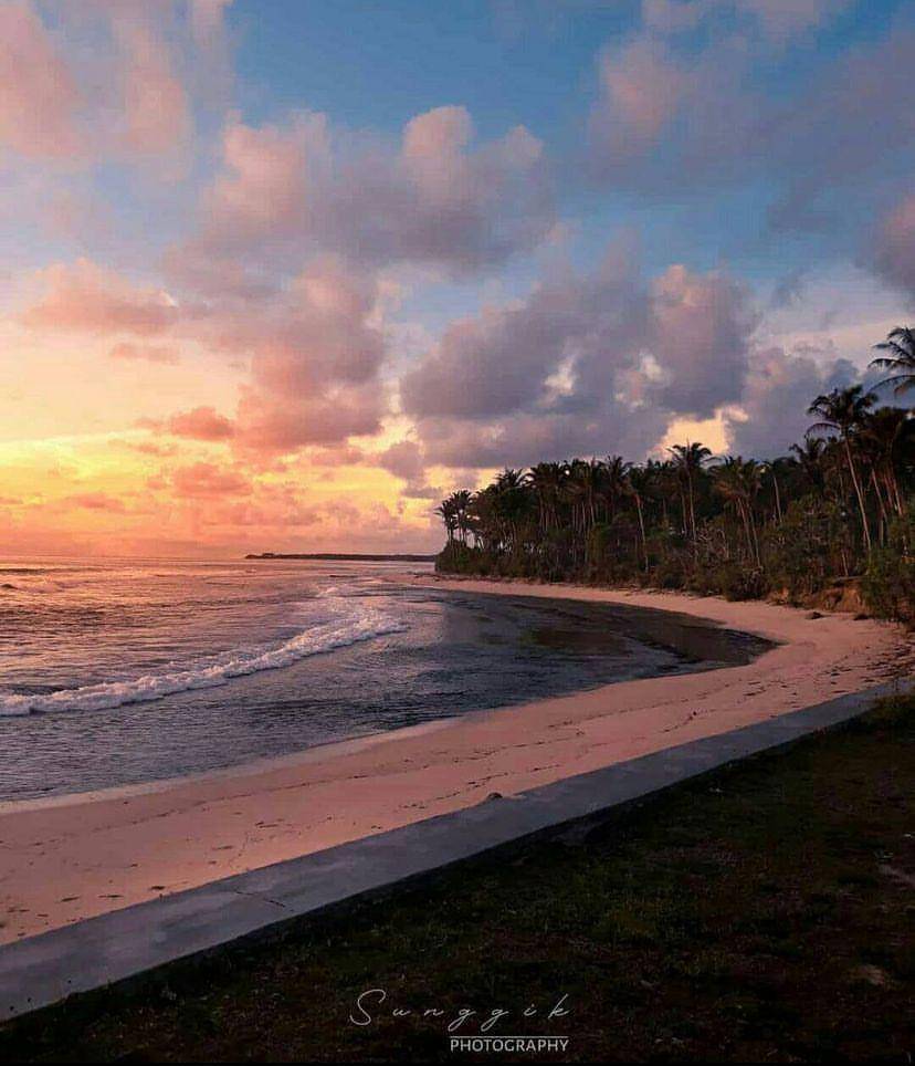 Pantai Melasti Pesisir Barat. (Instagram/sunggik__)