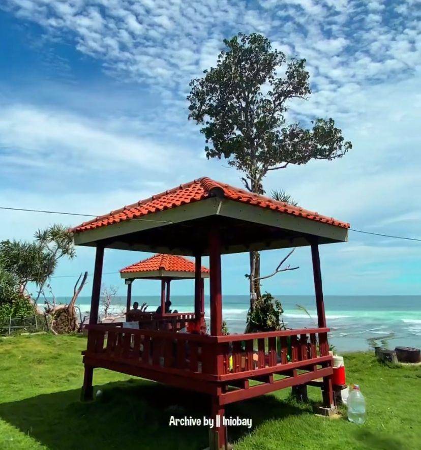 Pantai Melasti Pesisir Barat. (Instagram/obay)