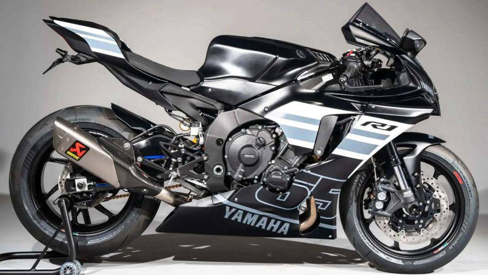 Tersedia juga dalam livery winter test (Rideapart)