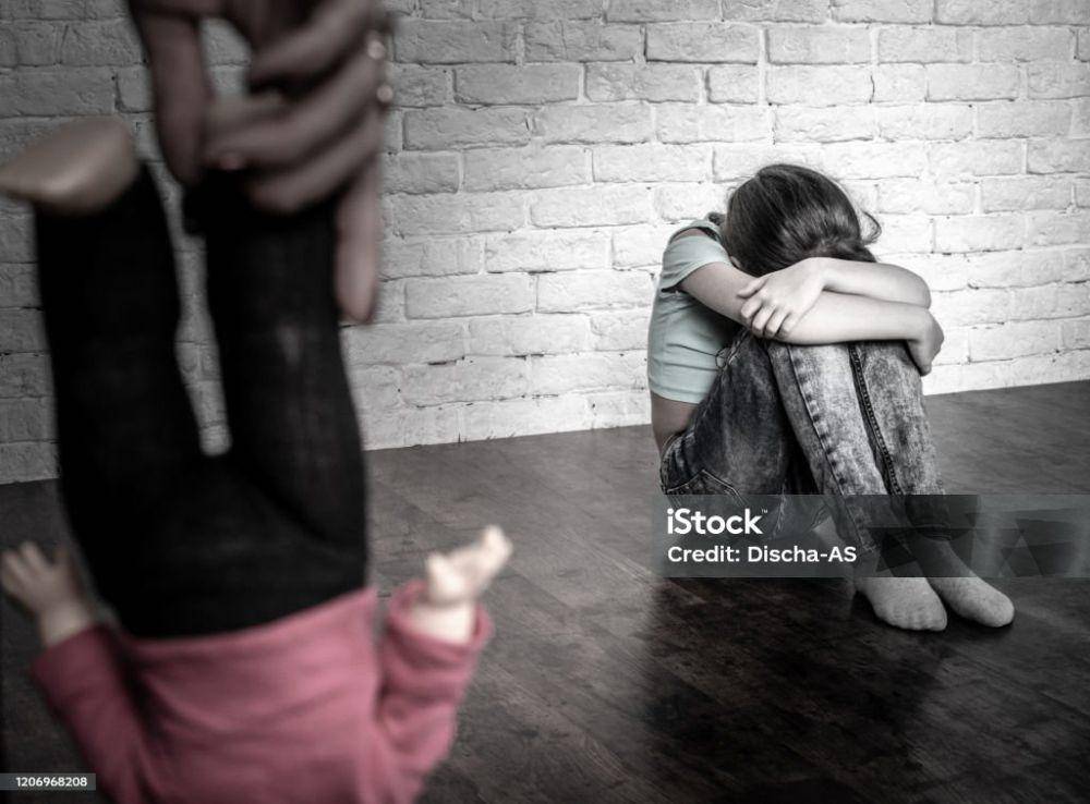 ilustrasi pelecehan seksual secra paksa pada anak ( istock.com/ Discha-AS)