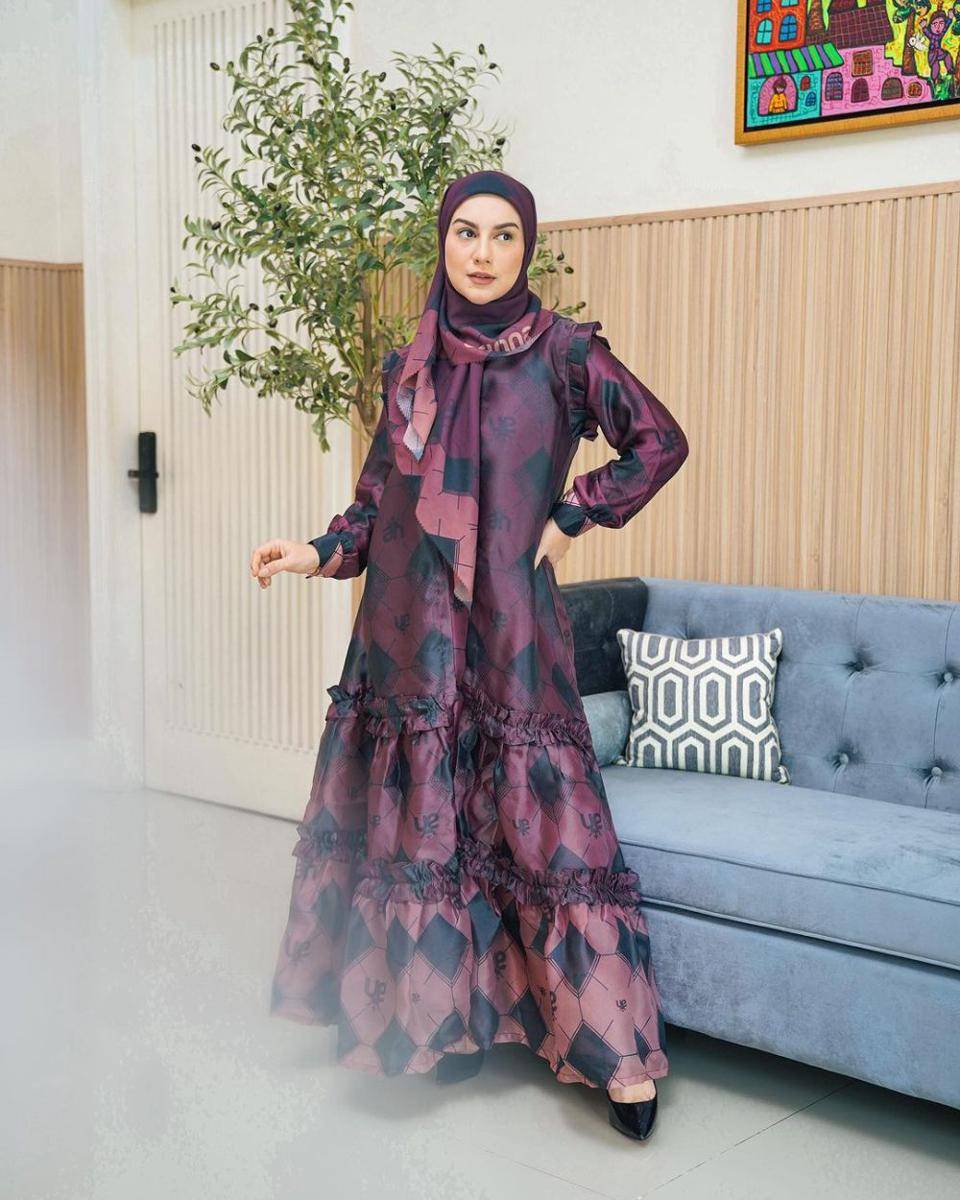inspirasi dress ala Irish Bella (instagram.com/_irishbella_)