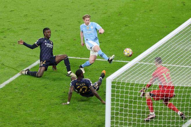 Real Madrid ke semifinal Liga Champions 2023/24 usai menyingkirkan Manchester City, Kamis (18/4/2024). (uefa.com)