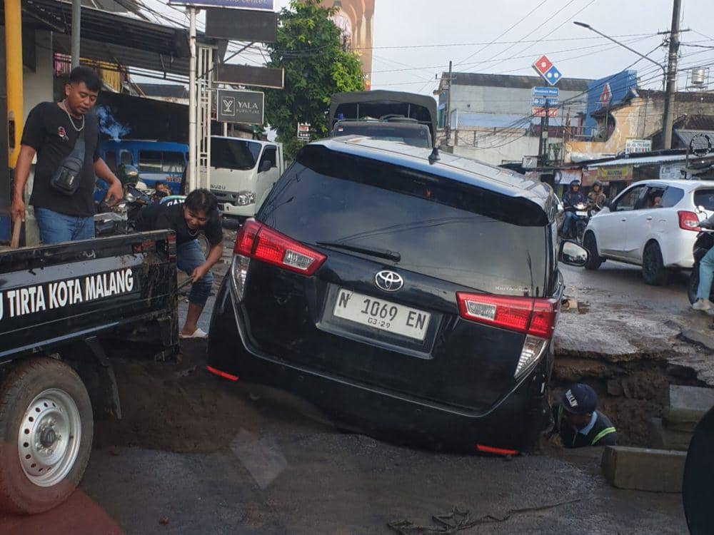 Pipa PDAM Jebol, Ribuan Rumah di Kota Malang Kesulitan Air Bersih