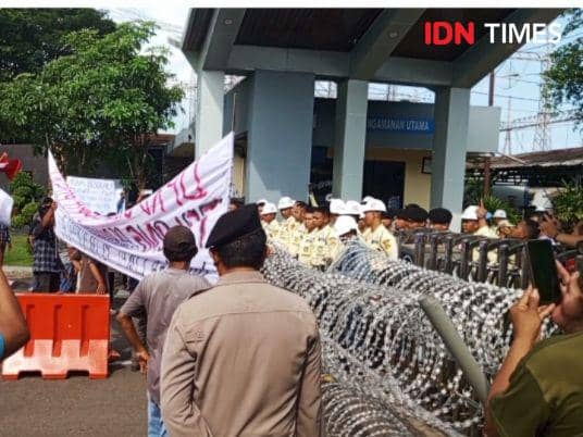 Pengusaha Lokal Adipala Geruduk PLTU Bunton Cilacap