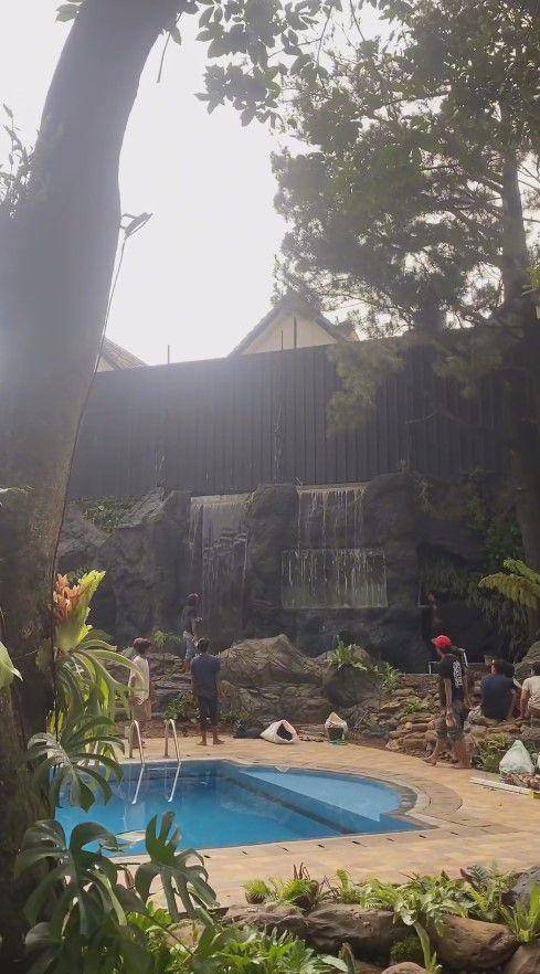 Raffi Ahmad bikin air terjun di rumah (instagram.com/raffinagita1717)