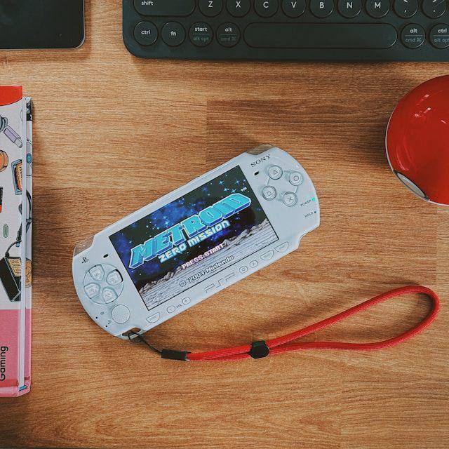 konsol PSP (unsplash.com/@cortes)