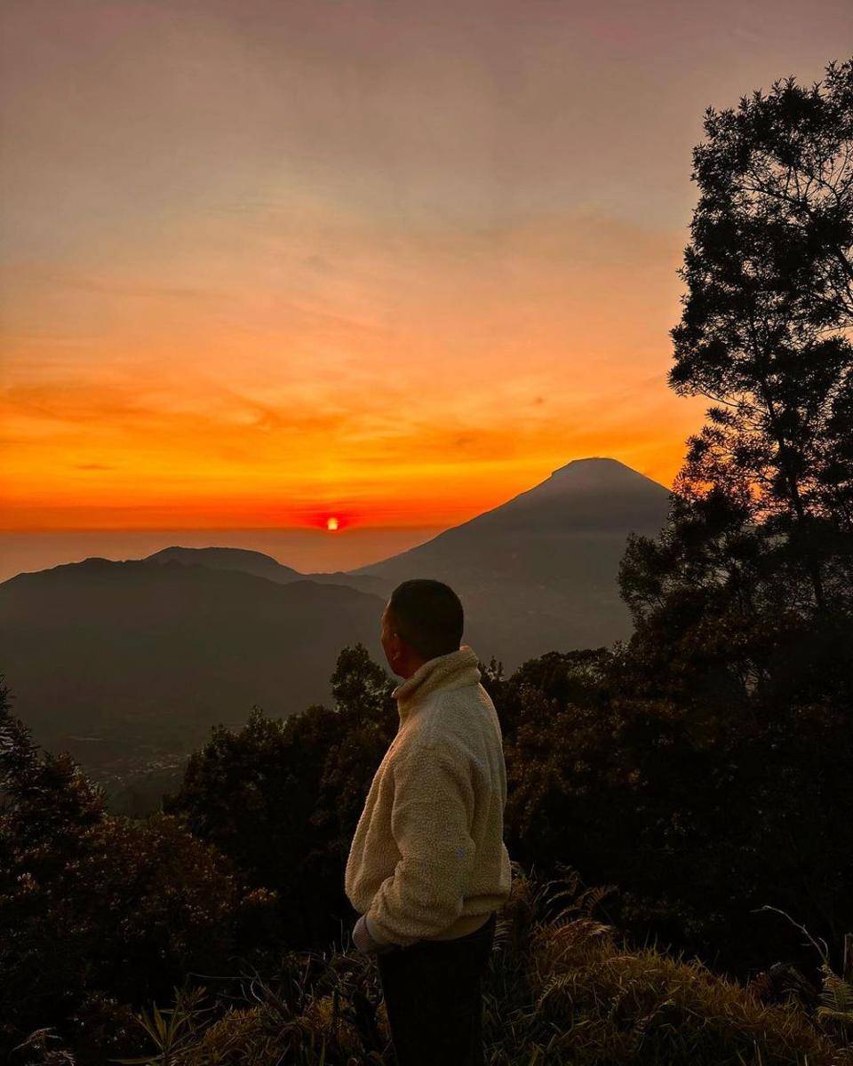 sunrise di Bukit Sikunir (instagram.com/agunnafs)