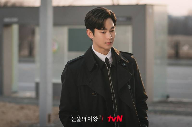 Kim Soo Hyun di drama Queen of Tears (Dok. tvN/Queen of Tears)