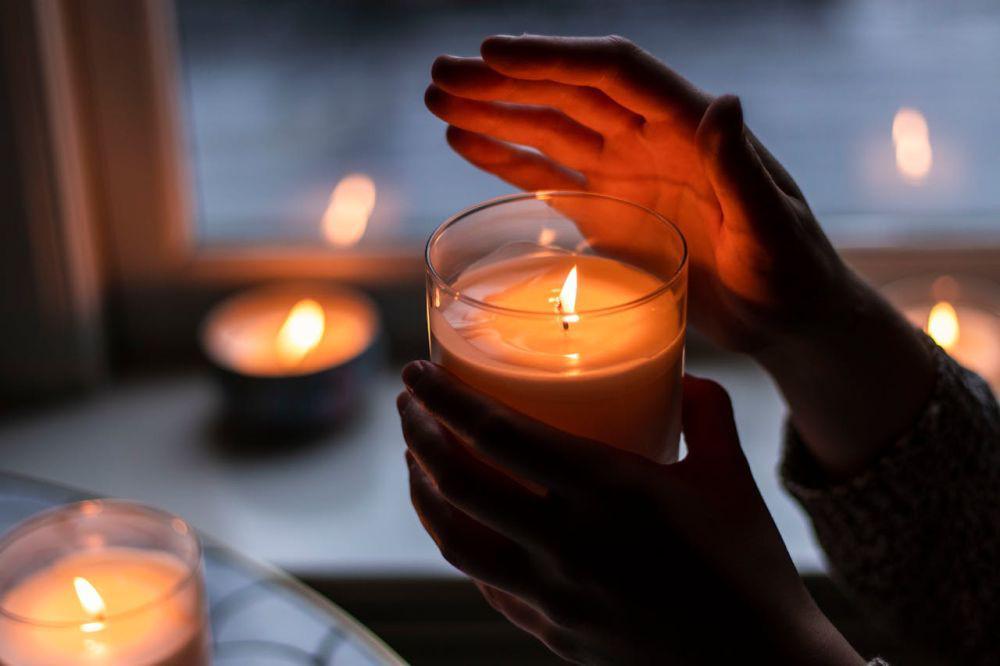 Cara Mengidentifikasi Lilin Beracun, Cegah Risiko Kesehatan