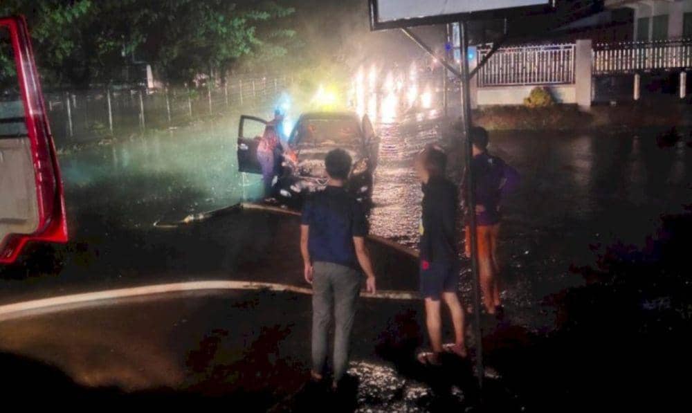 Mobil ASN Lubuk Linggau Terbakar, Pemilik Sempat Terkunci dari Dalam