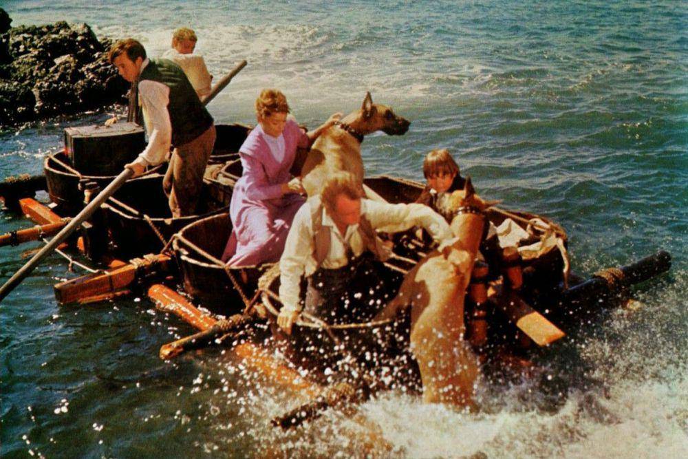 cuplikan adegan dalam film Swiss Family Robinson (Walt Disney Productions/Swiss Family Robinson)