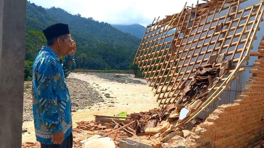 Bangunan rumah rusak terkena banjir di Munjungan Trenggalek. IDN Times/ istimewa