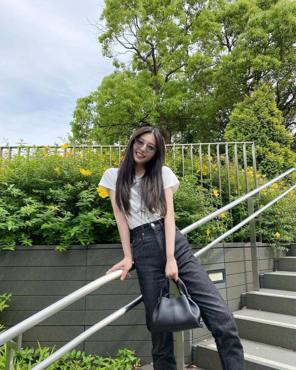 Yoshii Miyu (instagram.com/miyu_yoshii32)