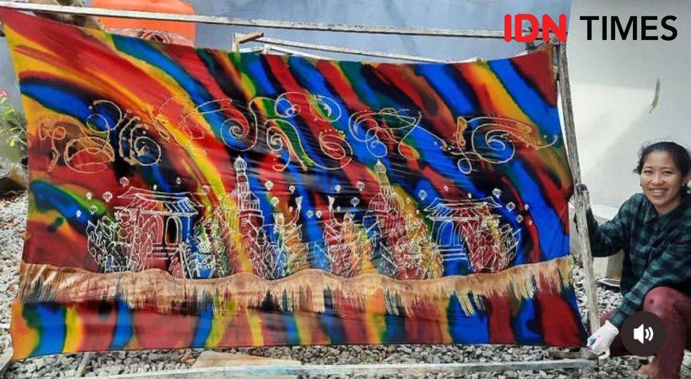 Priska melestarikan batik dengan berbagai motif budaya Singkawang. (IDN Times/ig @priska_batik).