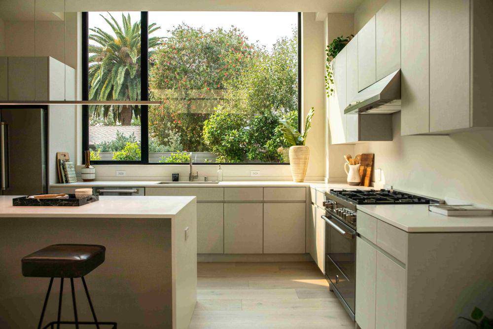 inspirasi warna cat untuk dapur (unsplash.com/Cat Han)