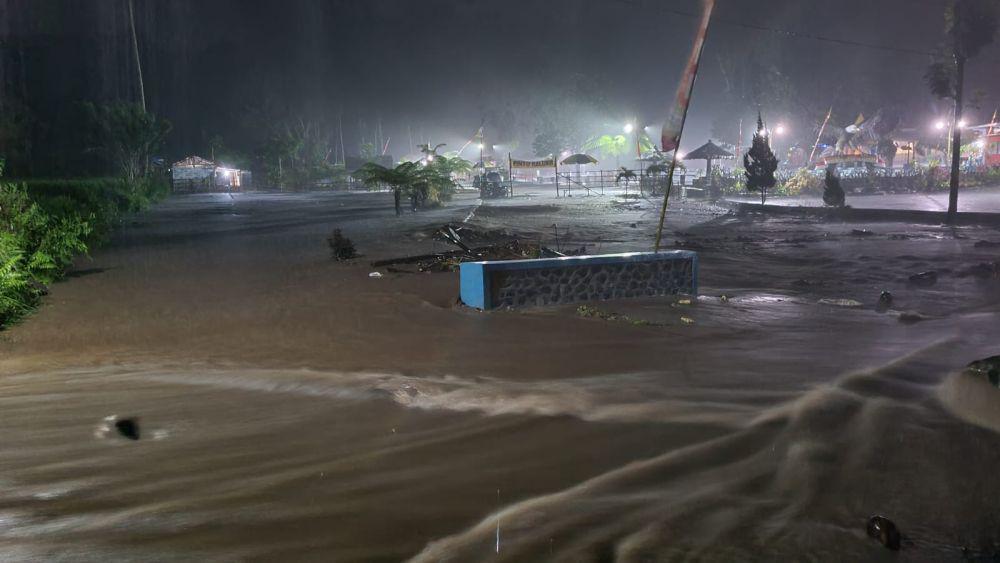 18 Jembatan Rusak Tersapu Banjir Lahar Dingin Semeru