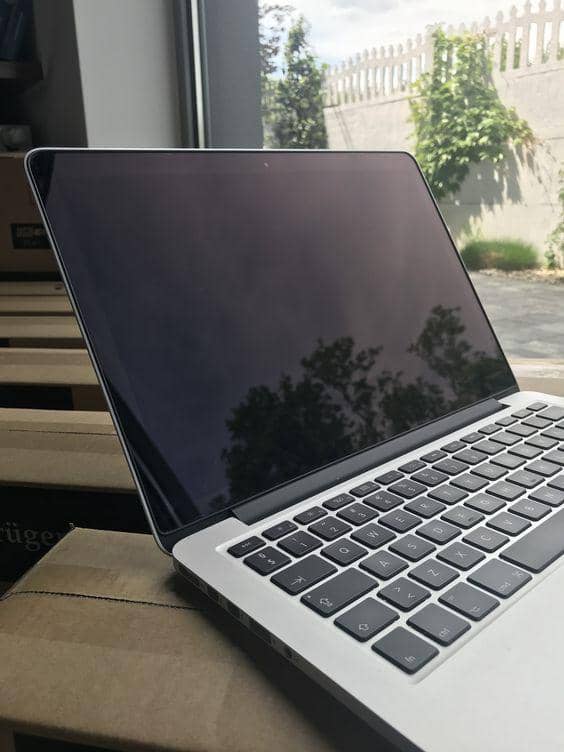 Ilustrasi mematikan laptop (id.piterest.com/Adabet24)