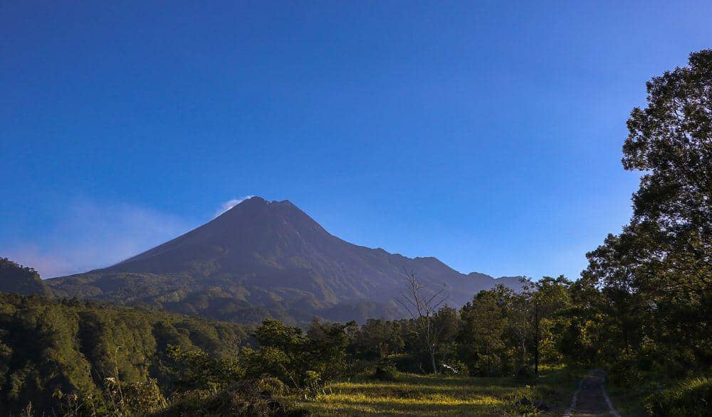Gunung Merapi (commons.wikimedia.org/Wili Lumintang)