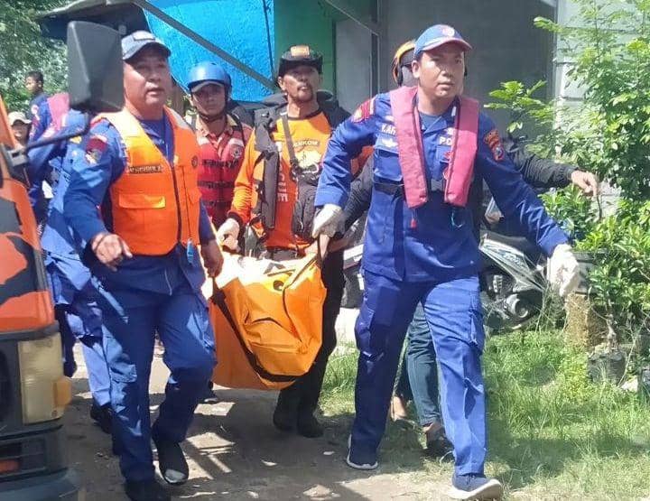 2 Hari Pencarian, Bapak Anak Korban Perahu Tambang Driyorejo Ditemukan