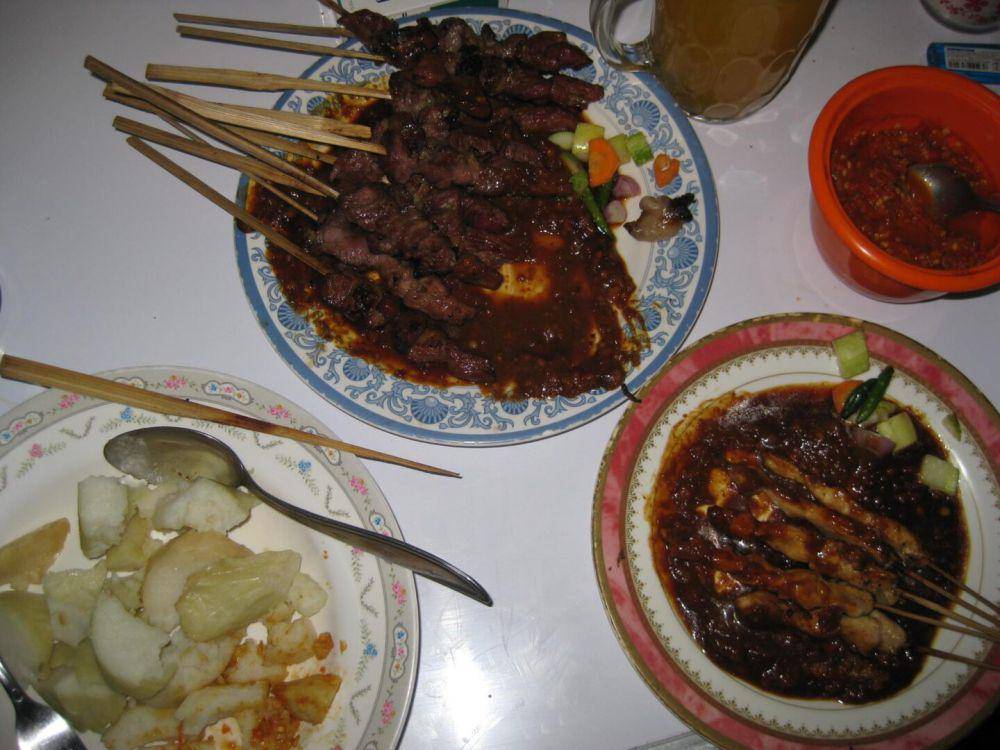 ilustrasi sate (commons.wikimedia.org/Nick Gray )