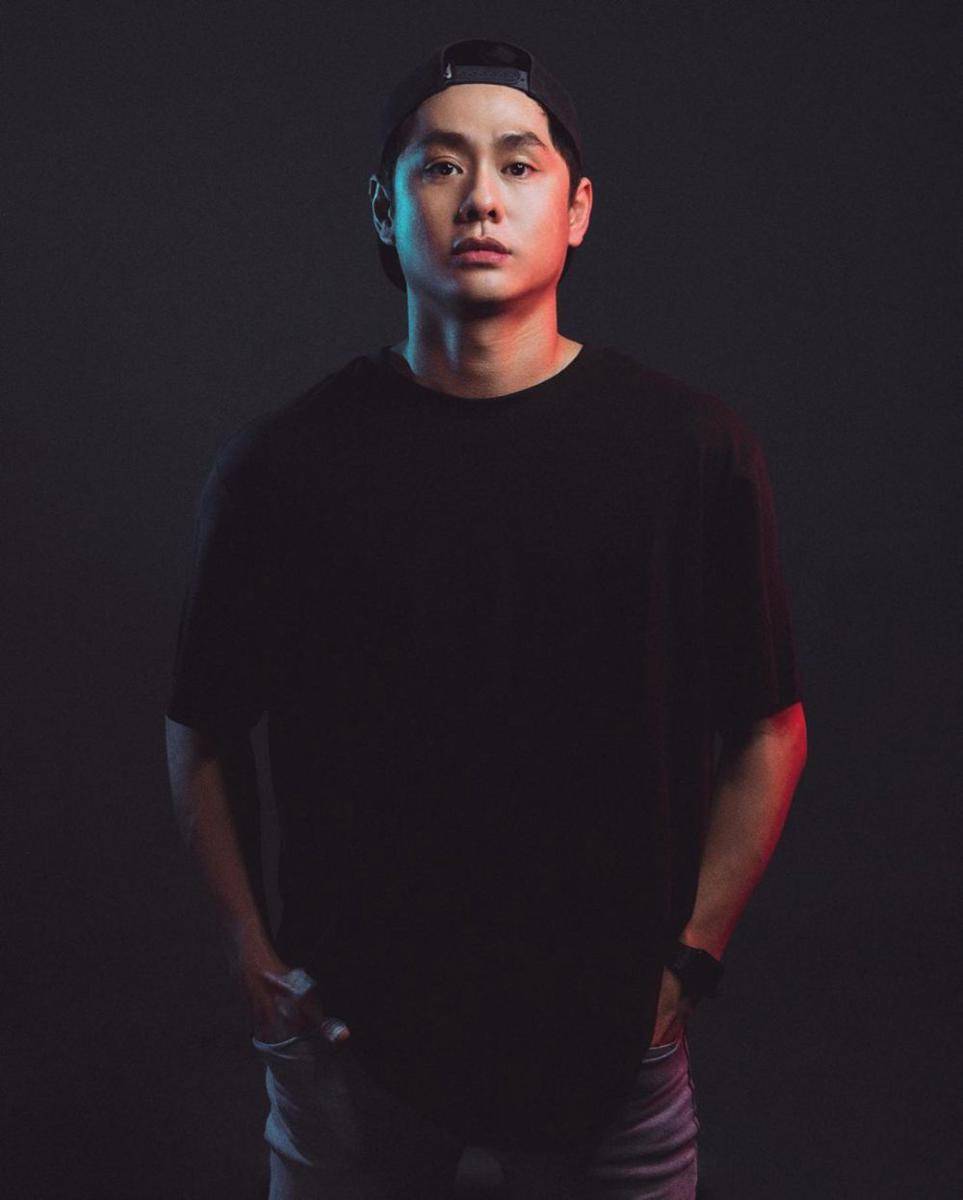 Potret Bobby Samuel yang berperan sebagai Jojo di serial The Perfect Strangers (dok.instagram/bobbysamuell)