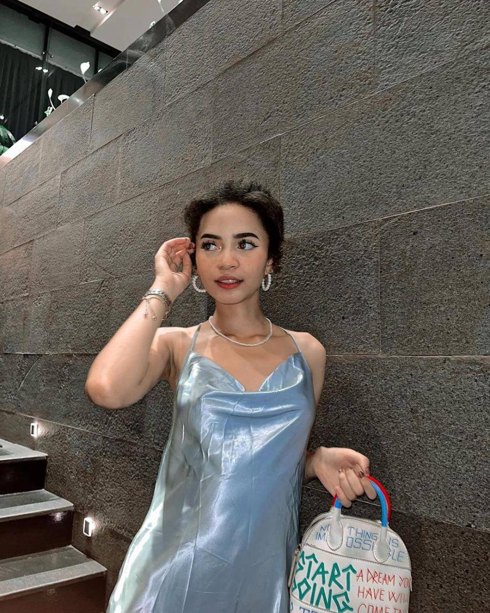 Potret Kezia Caroline yang berperan sebagai Sinta di serial The Perfect Strangers (dok.instagram/keziacgabriella)