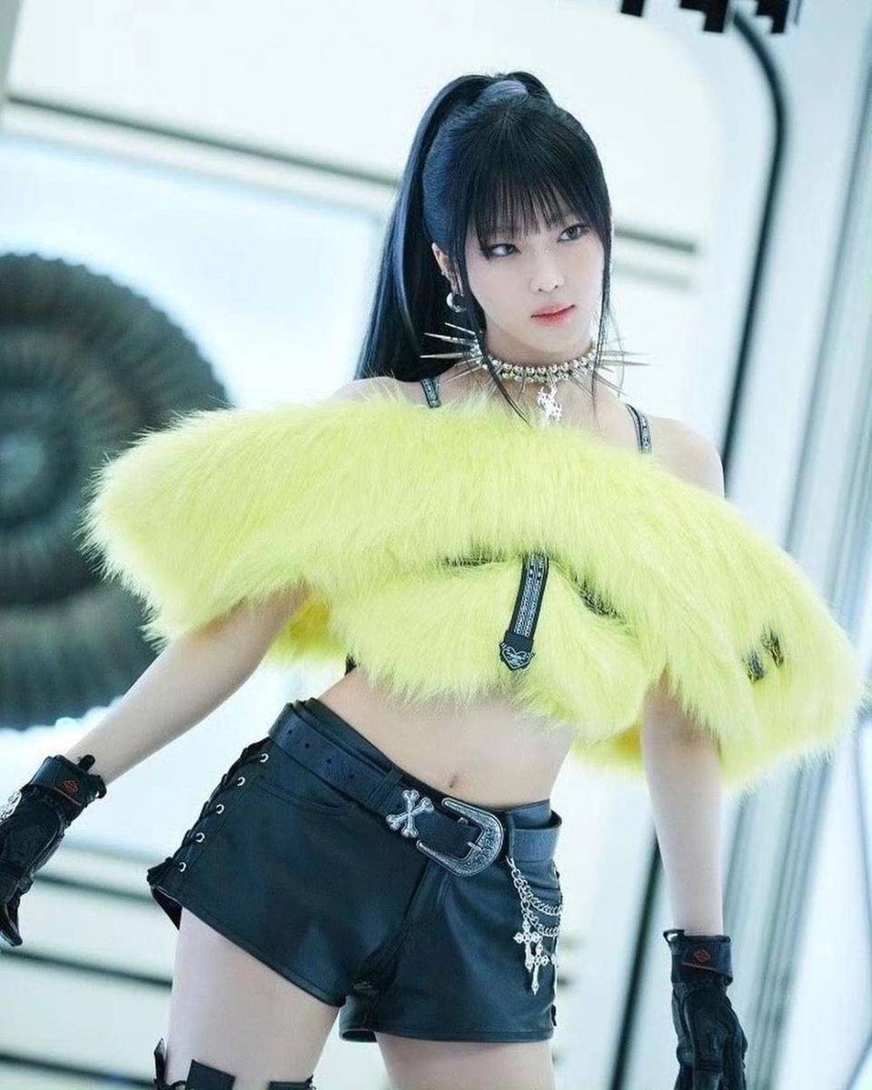 Baby Monster member (instagram.com/babymonster.page)