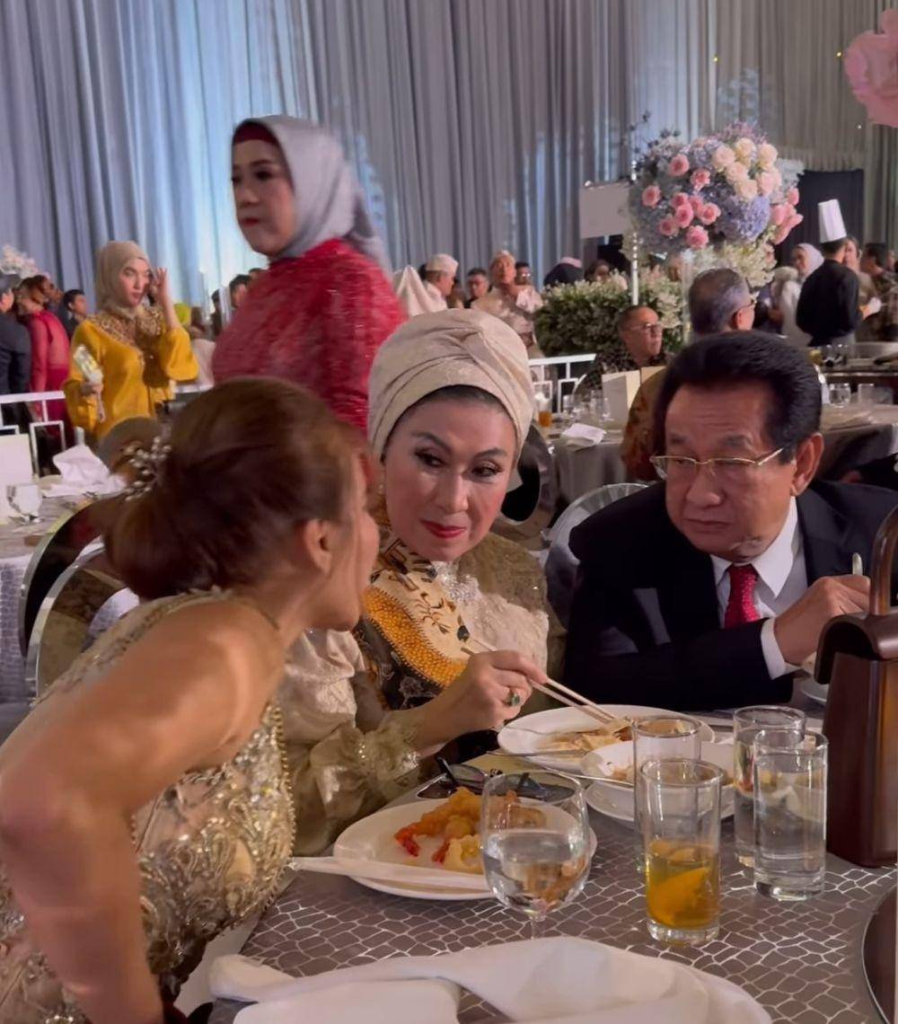 potret artis di resepsi anak kelima Bambang Soesatyo (instagram.com/doctorsiska)