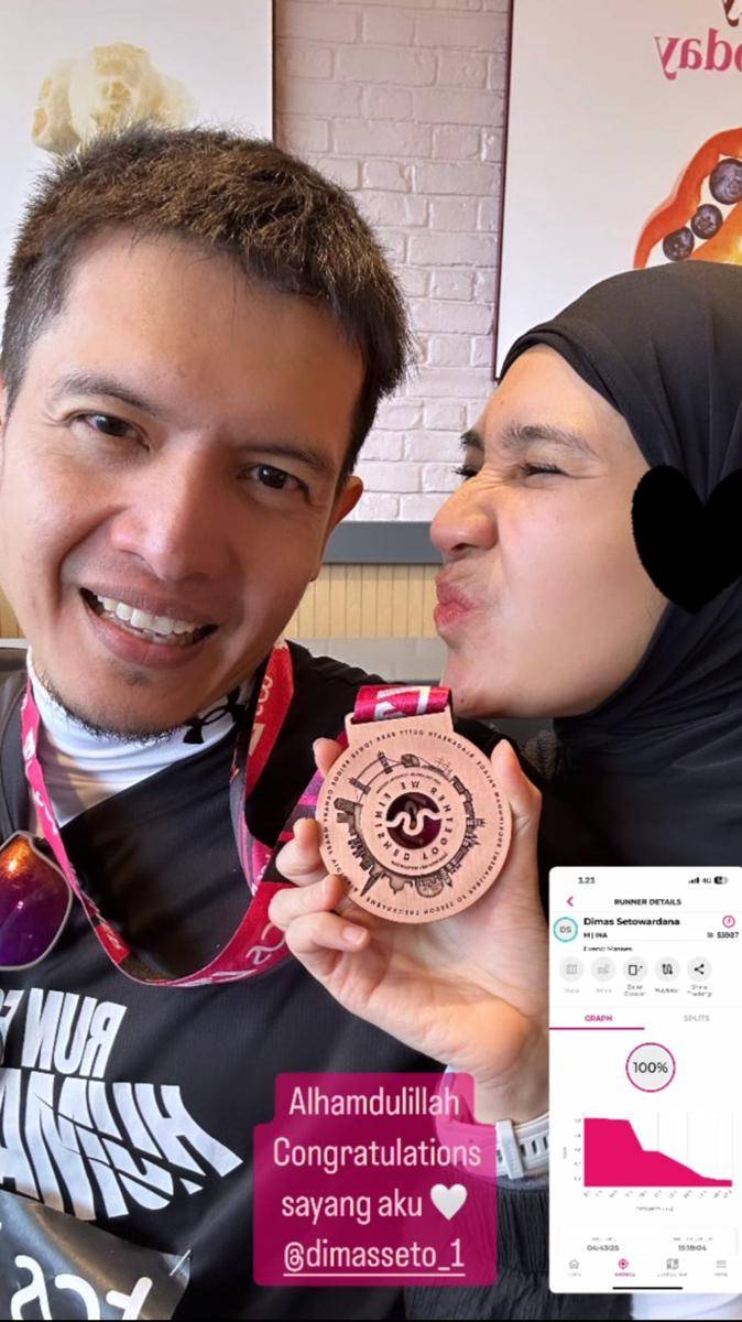 potret Dhini Aminarti dukung Dimas Seto di acara London Marathon (instagram.com/dhiniaminarti)