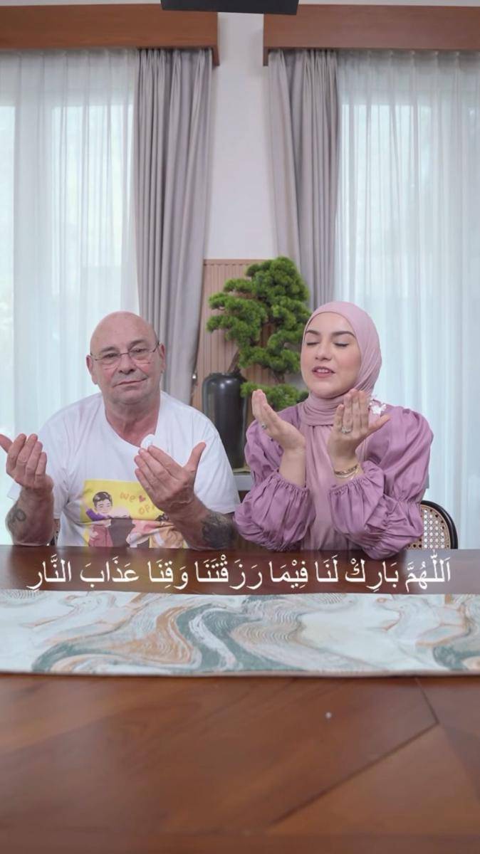 potret Irish Bella challenge makan makanan pedas bersama ayahnya (instagram.com/_irishbella_)