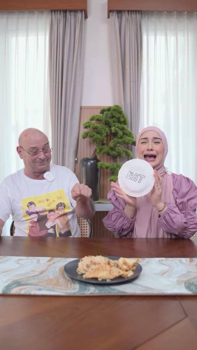 potret Irish Bella challenge makan makanan pedas bersama ayahnya (instagram.com/_irishbella_)