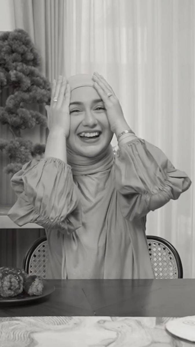 potret Irish Bella challenge makan makanan pedas bersama ayahnya (instagram.com/_irishbella_)