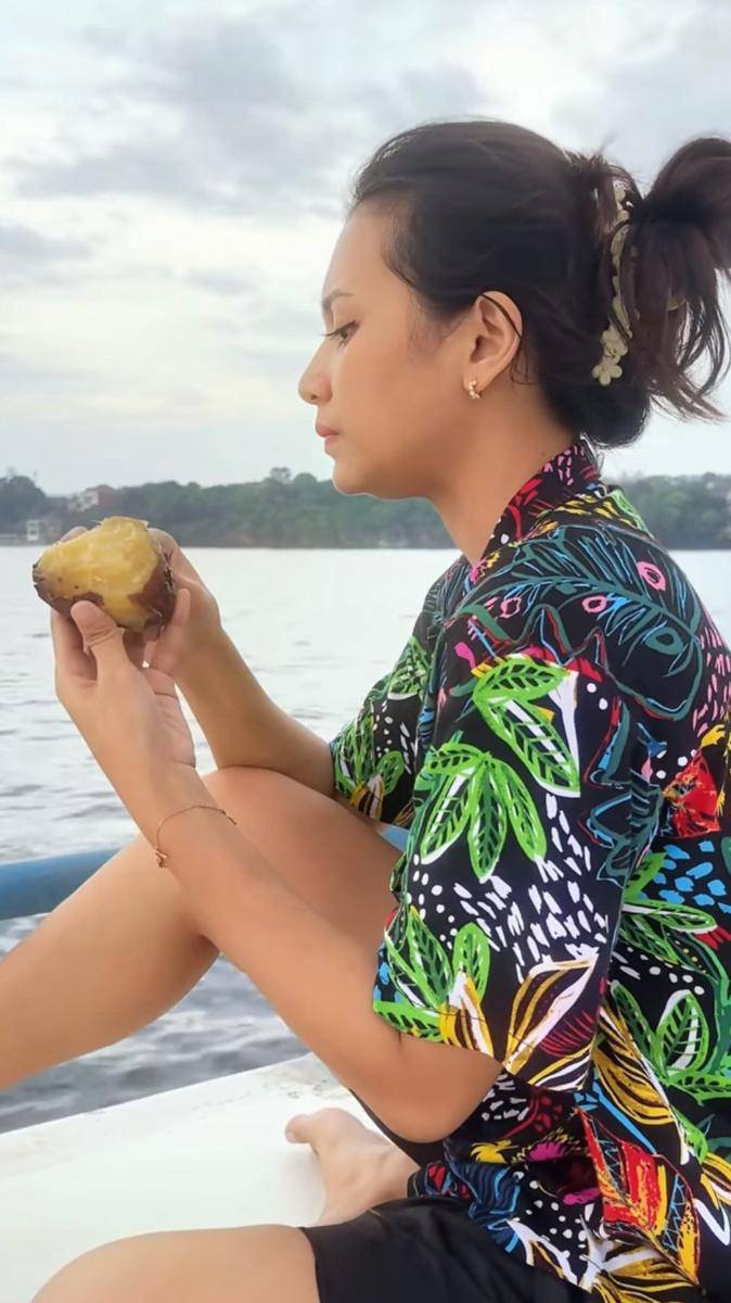 potret Indah Permatasari berpenampilan sederhana di kampung halaman Arie Kriting (instagram.com/indahpermatas)