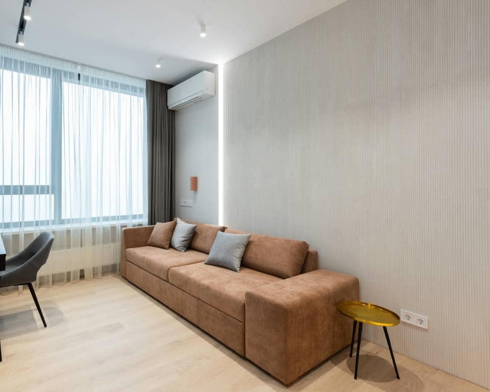 ilustrasi sofa warna cokelat (pexels.com/Max Vakhtbovycn)