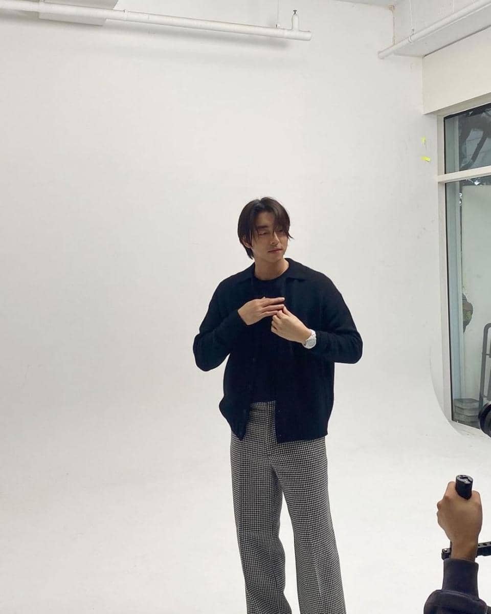 outfit semi formal ala Gong Yoo (instagram.com/management_soop)