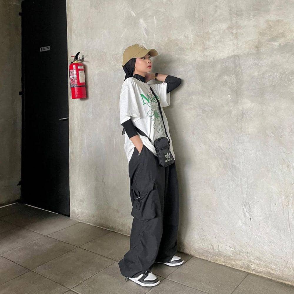 layering outfit ala Nola Clara (instagram.com/nolaclr.a)