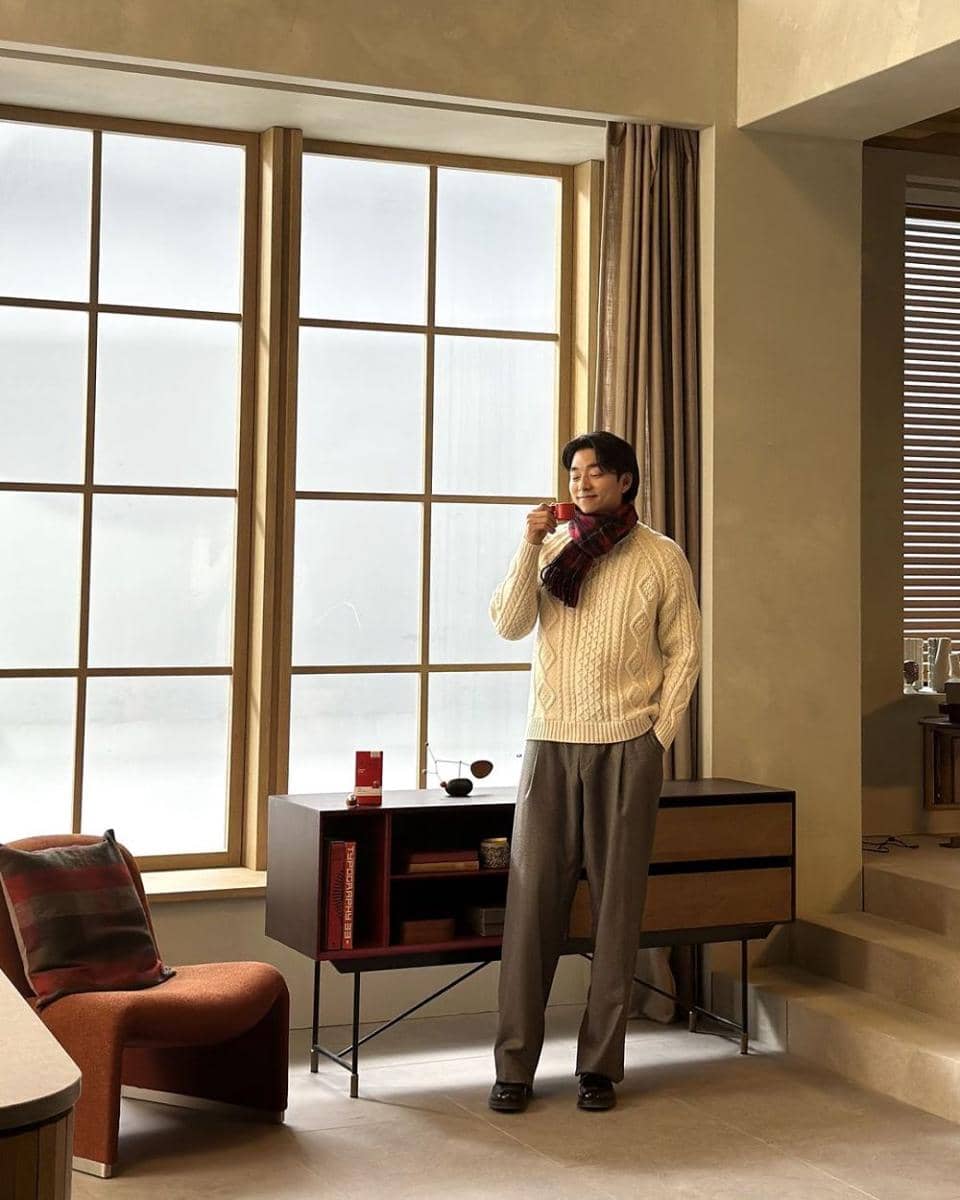 outfit semi formal ala Gong Yoo (instagram.com/management_soop)