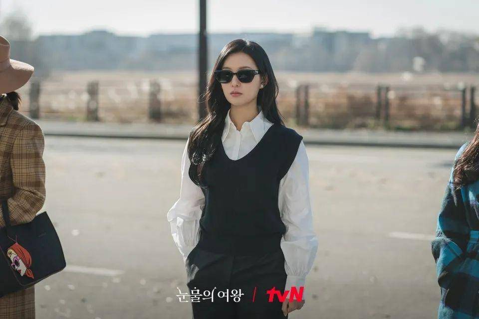Kim Ji Won di drama Queen of Tears (dok. tvN/Queen of Tears)