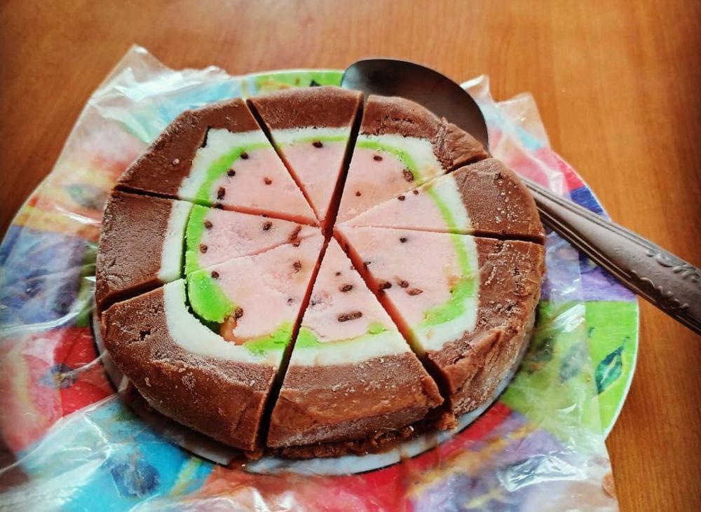 Ice Cream Domino (Instagram/avatar_freq)