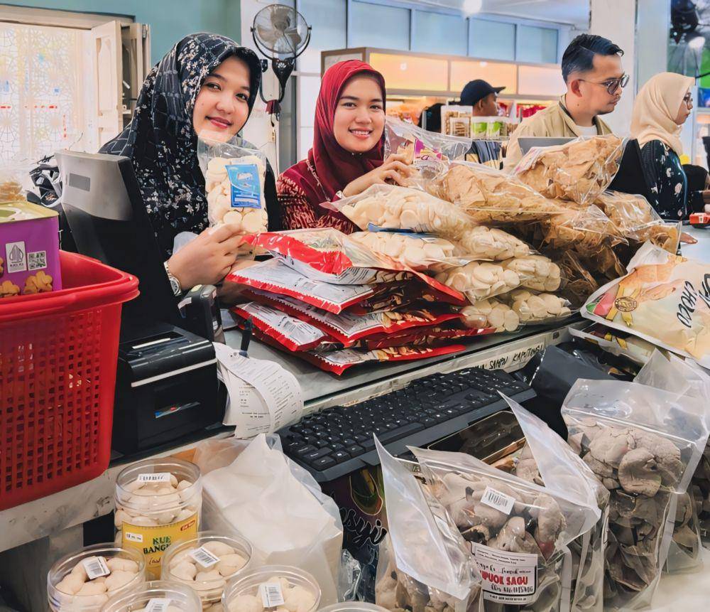 Insyira (instagram.com/insyiraoleholehpekanbaru)