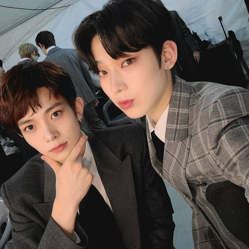 Heeseung dan Sunoo ENHYPEN (twitter.com/ENHYPEN_members)