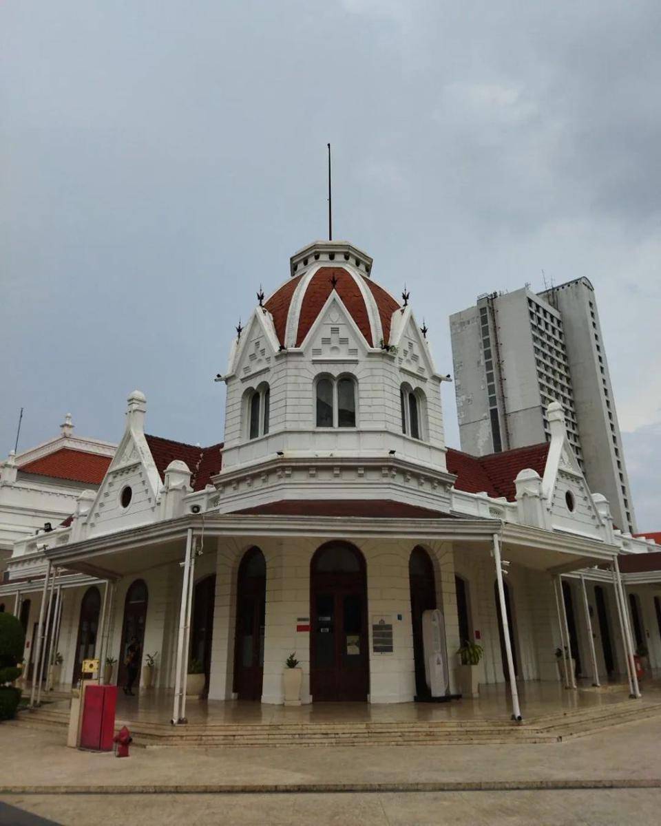 Alun-alun Surabaya (instagram.com/onc.drm28)