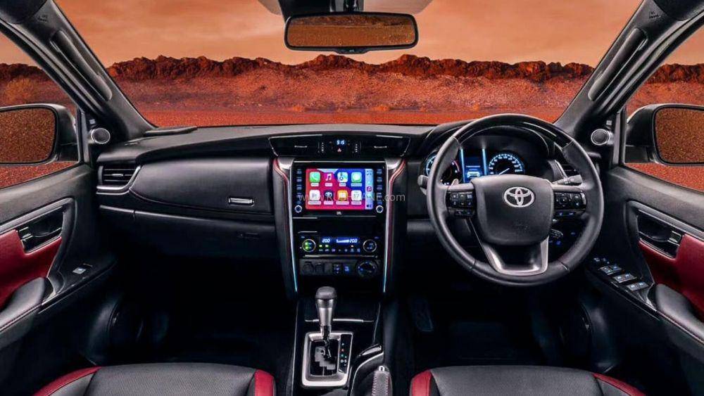 Interior Fortuner hybrid (Rushlane)