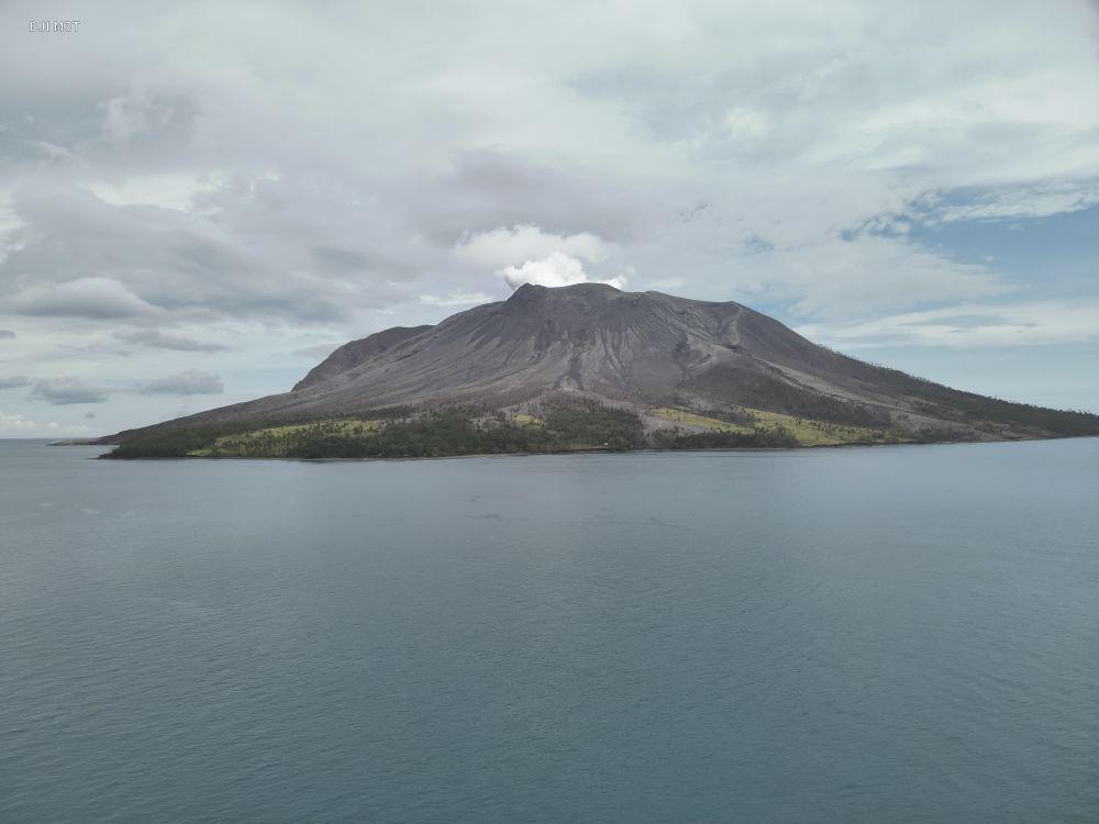 Status Gunung Ruang di Sulut Turun, Warga Mulai Bersihkan Lingkungan