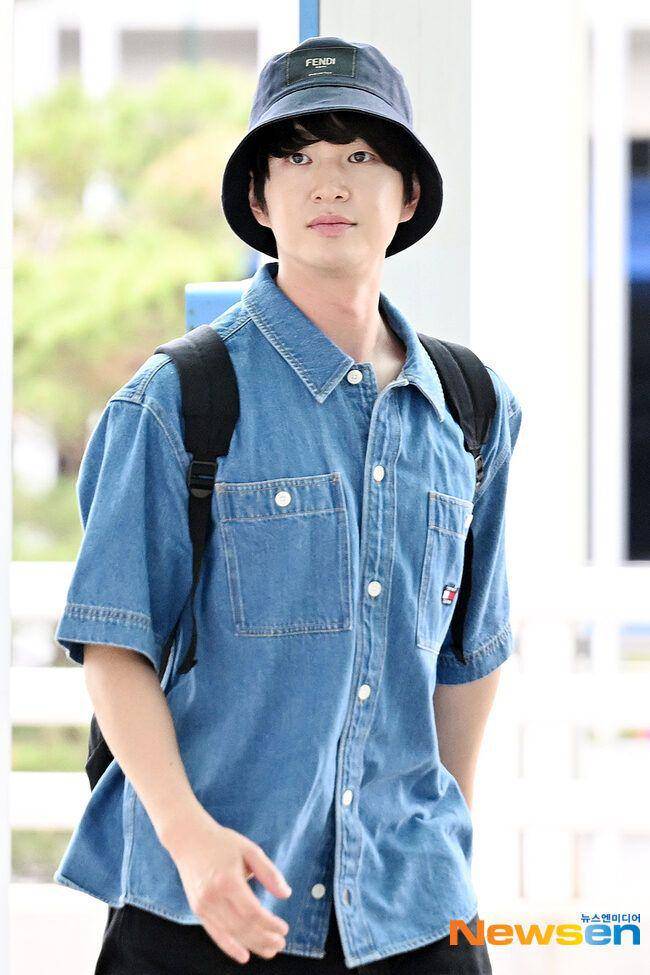 potret terbaru Onew SHINee setelah hiatus lama (dok. Newsen)