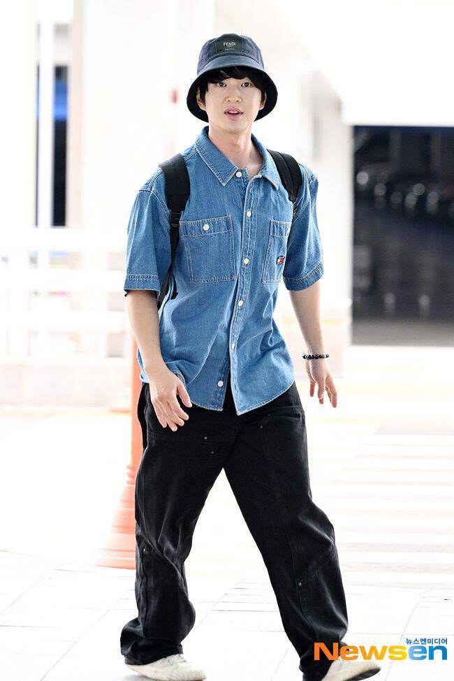 potret terbaru Onew SHINee setelah hiatus lama (dok. Newsen)