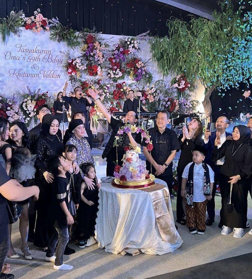 potret ulang tahun ke-59 ibu Rizky Irmansyah (Instagram.com/nicolasgunawan)